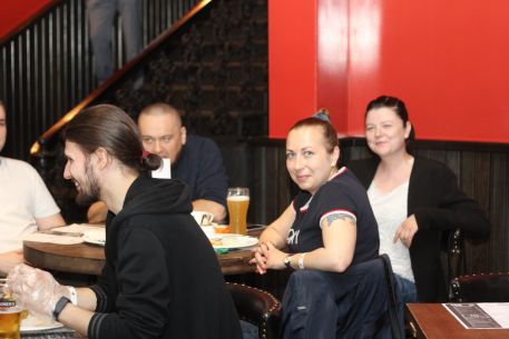 Живая музыка в Red Finch Pub