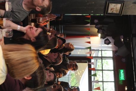 Живая музыка в Red Finch Pub