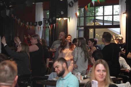 Группа Анимация в Red Finch Pub 