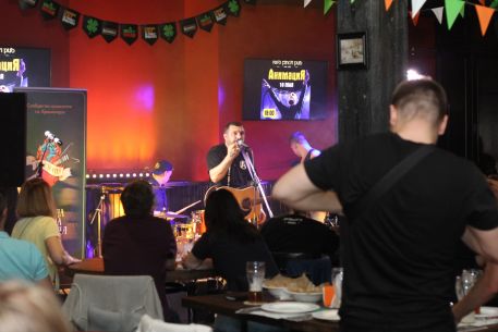 Группа Анимация в Red Finch Pub 