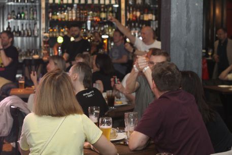 Группа Анимация в Red Finch Pub 