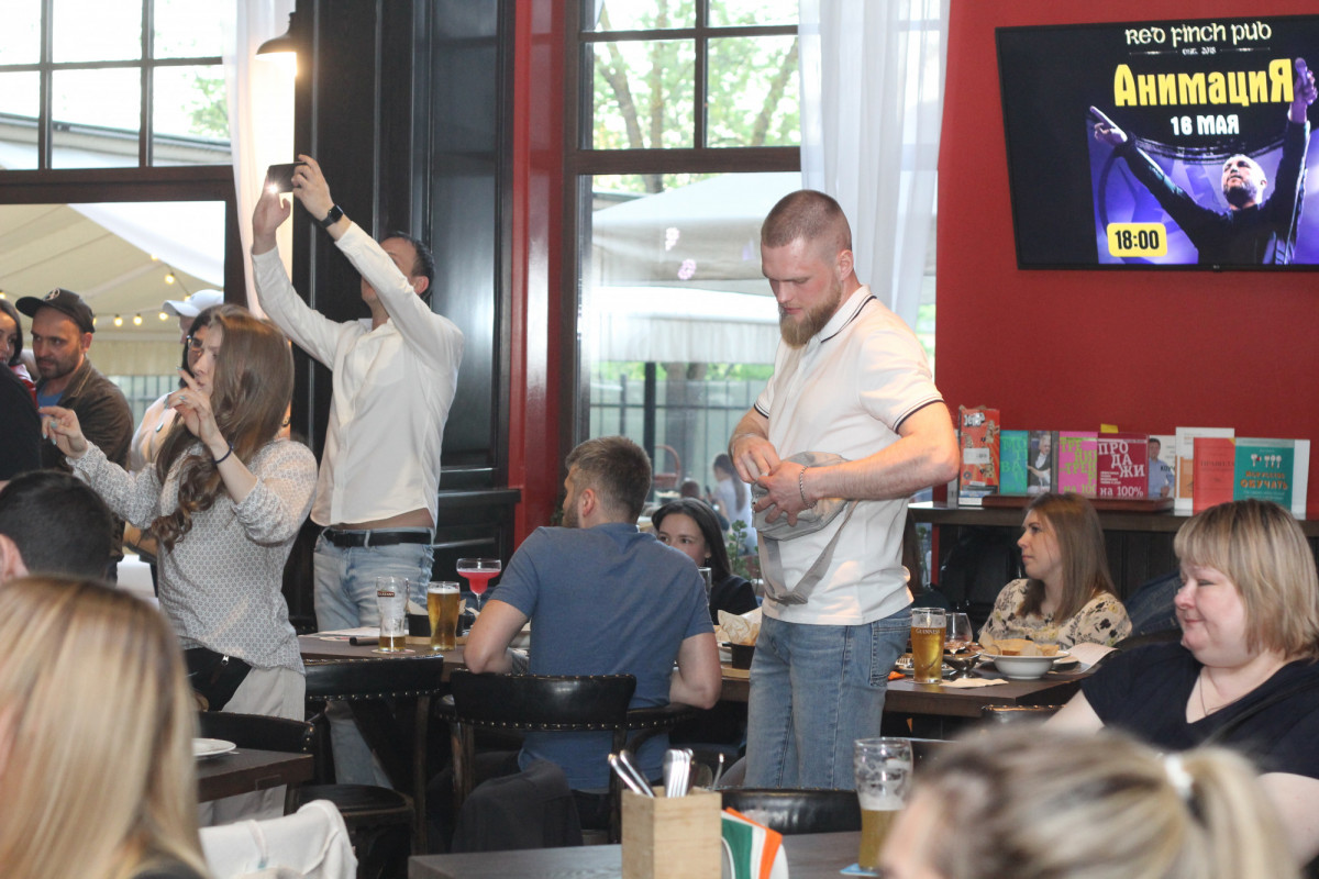 Группа Анимация в Red Finch Pub 