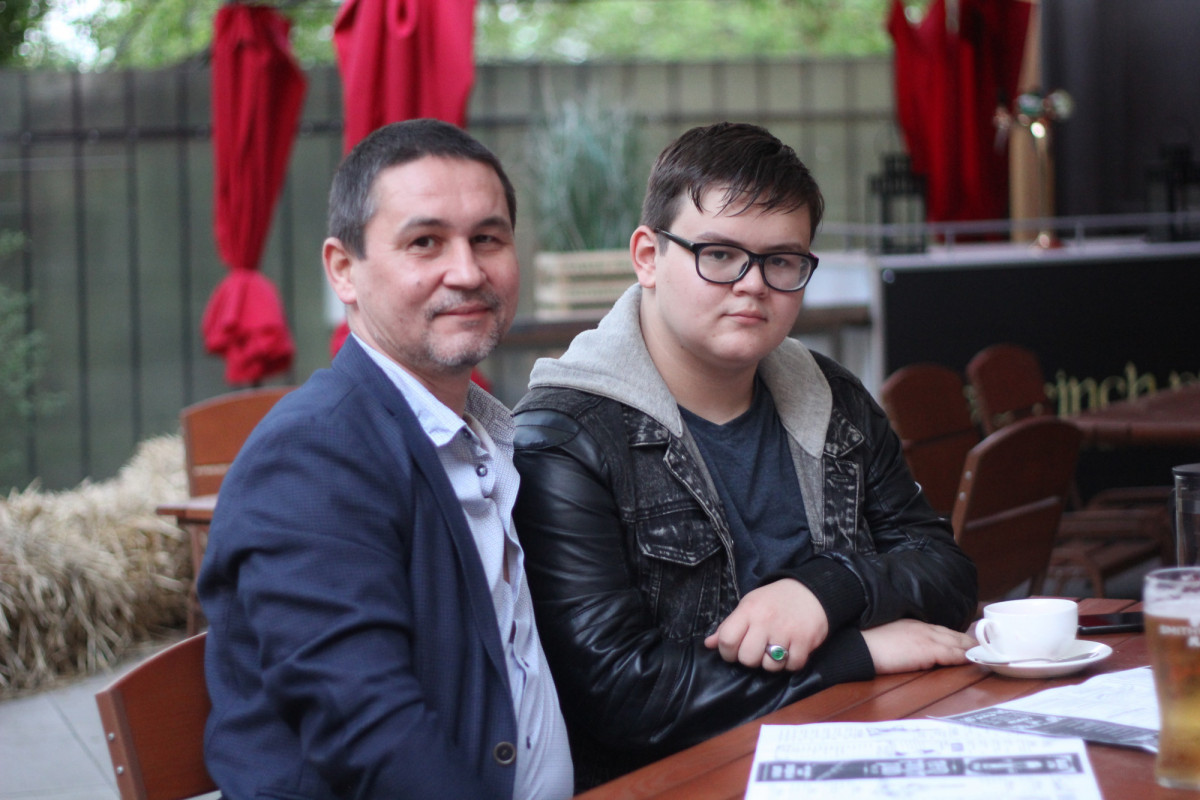 Рок звёзды в Red Finch Pub 